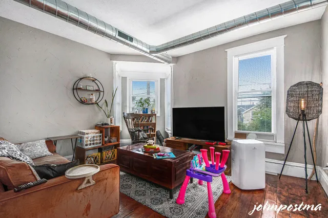 $425,000 | 646 Broadway Avenue Northwest, Grand Rapids, MI 49504