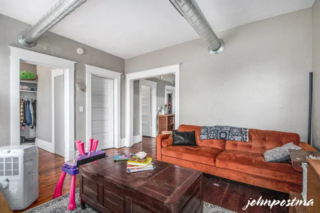 $425,000 | 646 Broadway Avenue Northwest, Grand Rapids, MI 49504