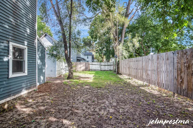 $425,000 | 646 Broadway Avenue Northwest, Grand Rapids, MI 49504