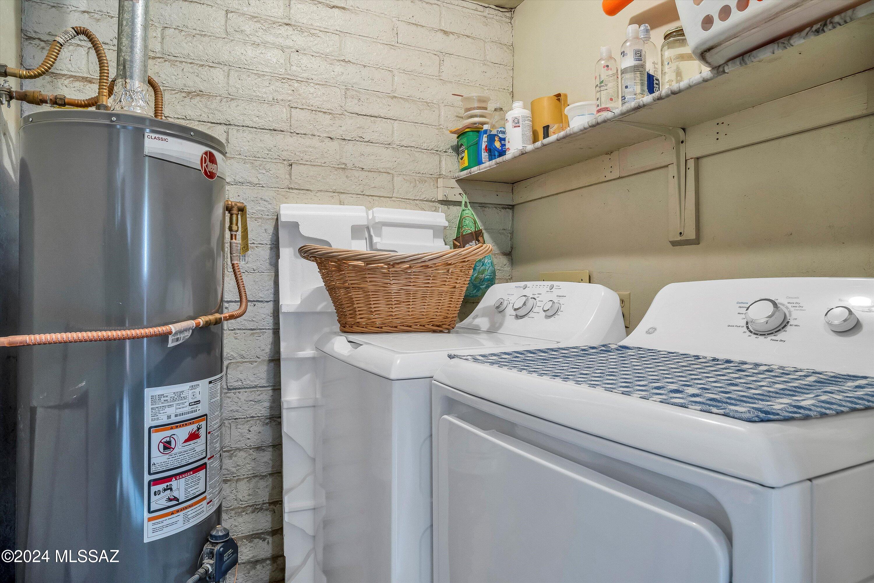 4309 East Presidio Road Tucson, AZ 85712 - Photo 22 of 28 a view of washer and dryer