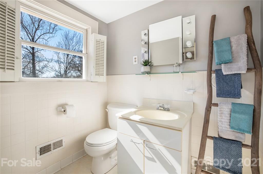 2226 Sharon Road Charlotte, NC 28207 - Photo 15 of 20