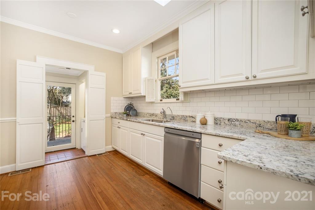 2226 Sharon Road Charlotte, NC 28207 - Photo 5 of 20