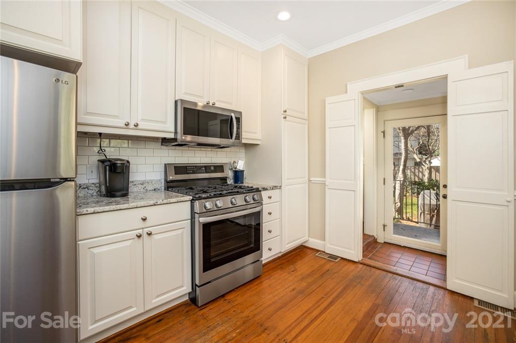 2226 Sharon Road Charlotte, NC 28207 - Photo 6 of 20