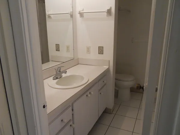 $2,050 | 250 Northeast 20th Street, Unit 123S, Boca Raton, FL 33431