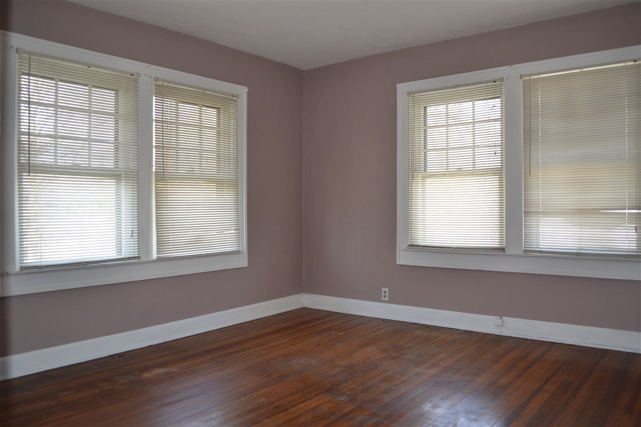 57 North Kenmore Road Indianapolis, IN 46219 - Photo 15 of 25 Gallery Image 15