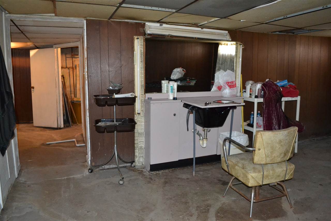 57 North Kenmore Road Indianapolis, IN 46219 - Photo 23 of 25 Gallery Image 23