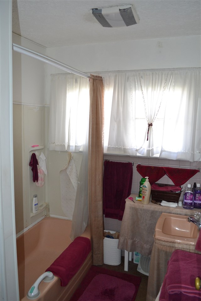 57 North Kenmore Road Indianapolis, IN 46219 - Photo 25 of 25 Gallery Image 25