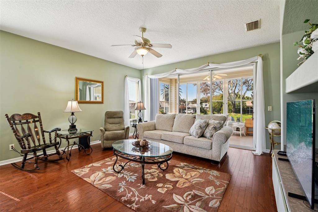 6105 Dory Way Tavares, FL 32778 - Photo 9 of 48