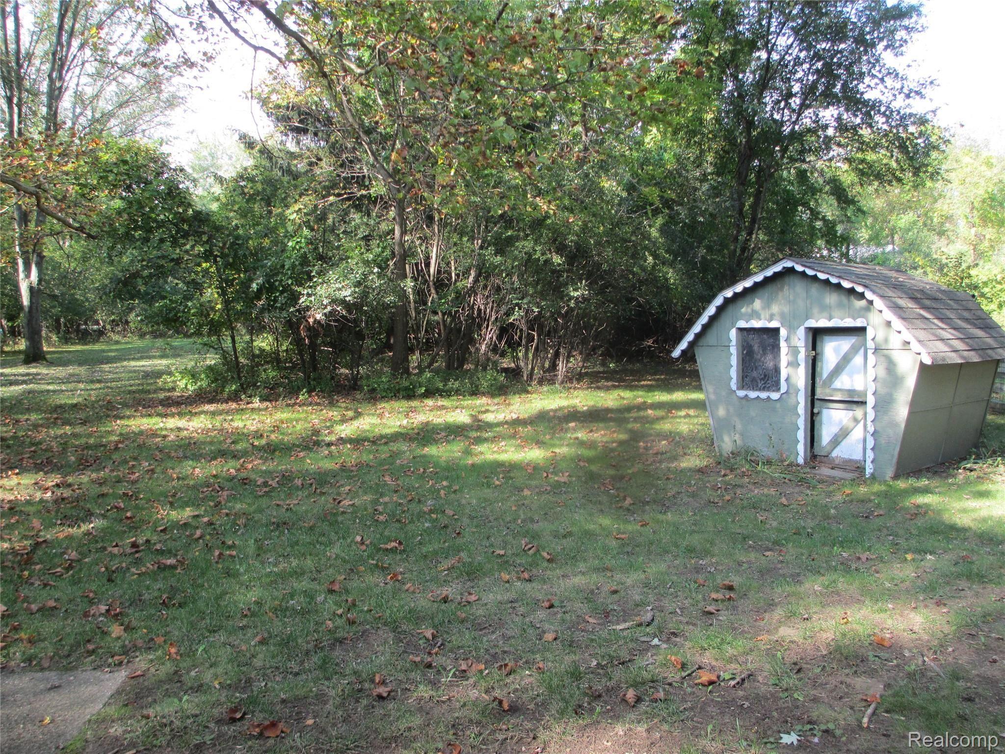 22535 Beech Road Southfield, MI 48033 - Photo 32 of 32 IMG_3157.JPG