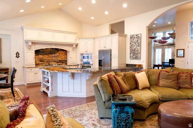 899 East 800 S Street Springville, UT 84663 - Photo 6 of 55