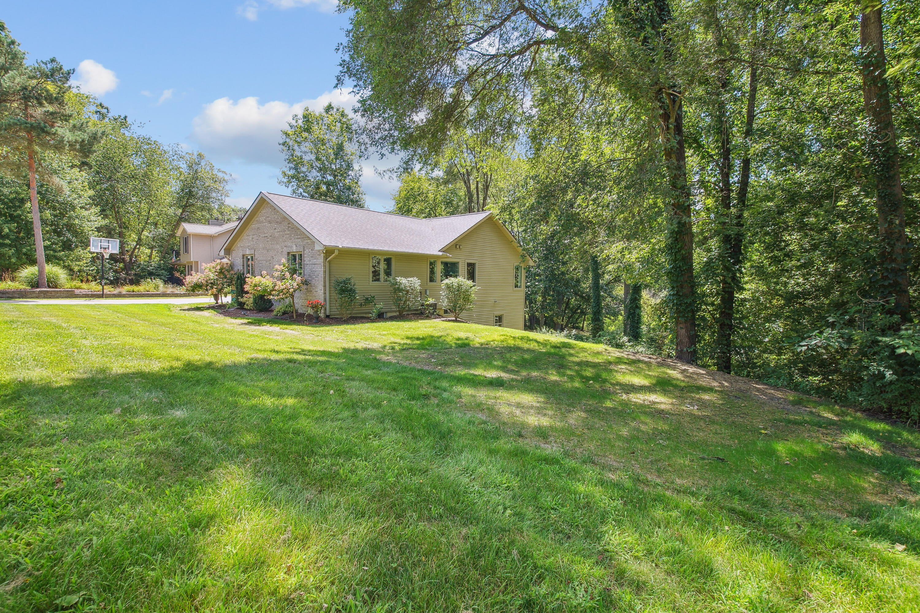 4300 Old Mill Road Pinckney, MI 48169 - Photo 3 of 37 3