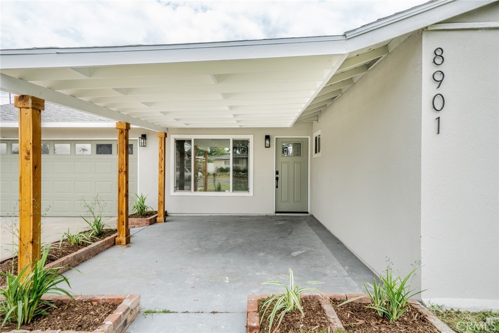 8901 Glencoe Drive Riverside, CA 92503 - Photo 3 of 33