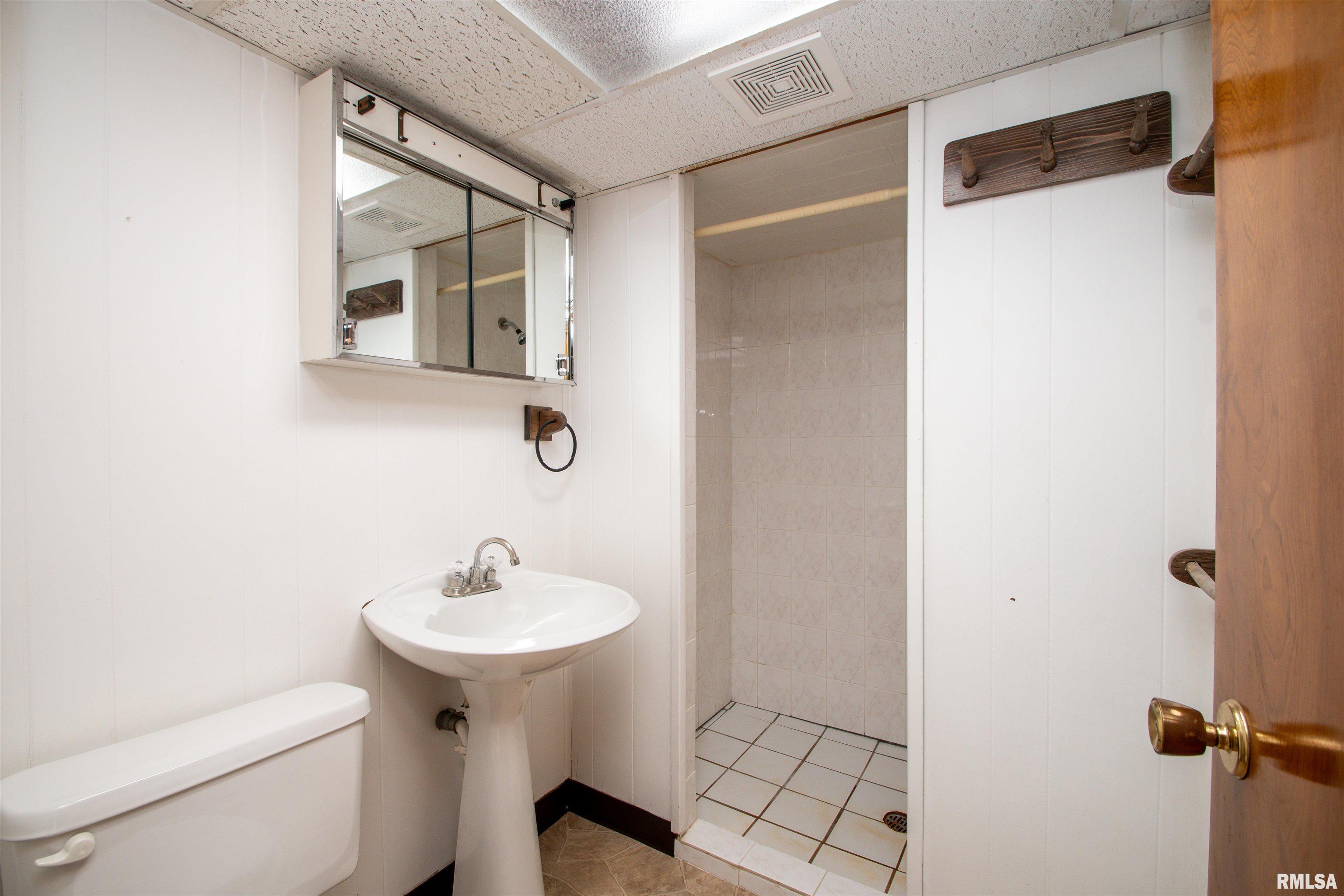 5427 North Ronald Road Peoria, IL 61614 - Photo 30 of 47 Gallery Image 30