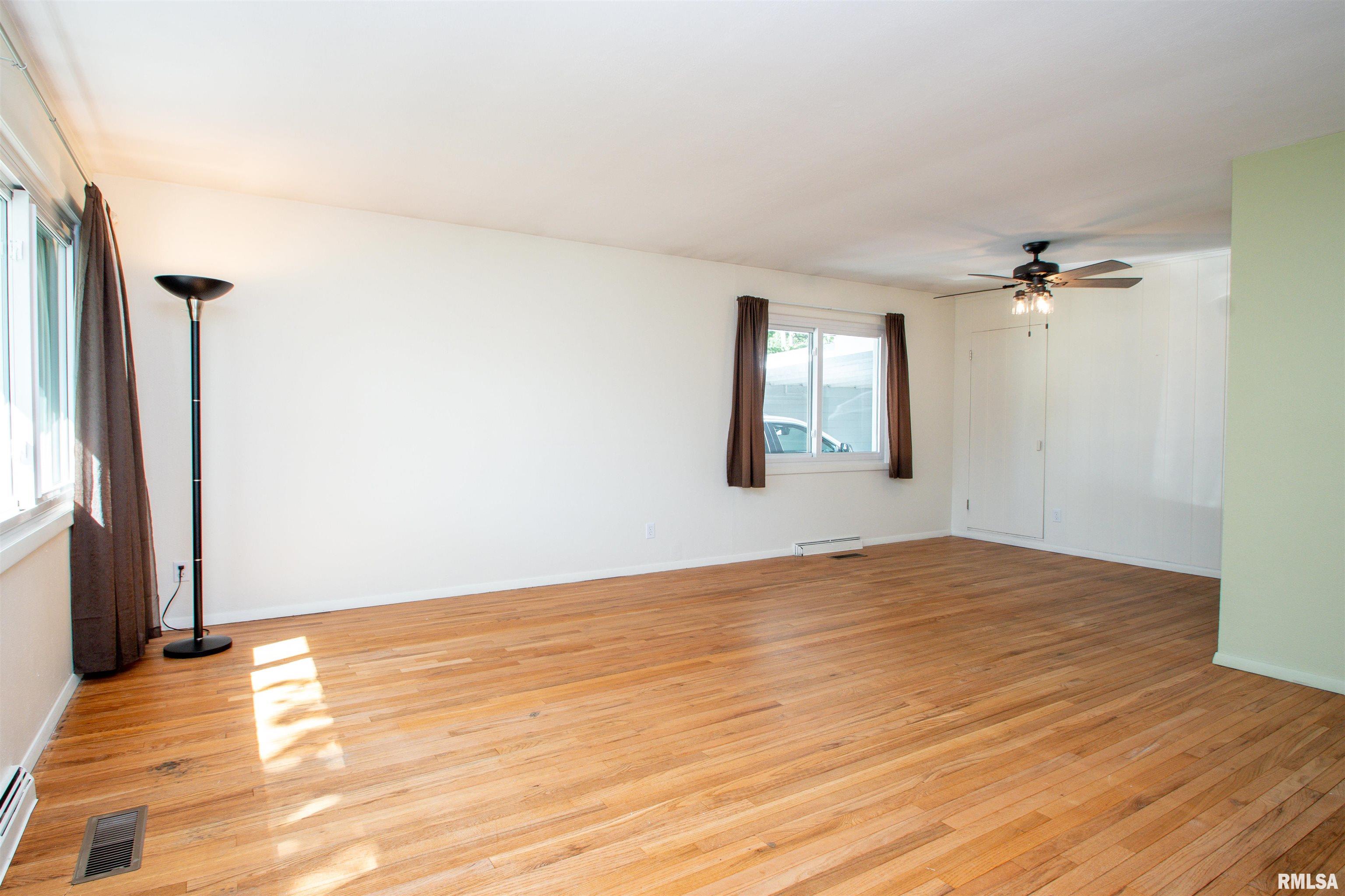 5427 North Ronald Road Peoria, IL 61614 - Photo 7 of 47 Gallery Image 7