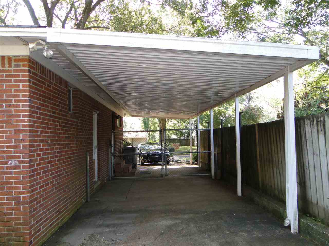 5000 Sea Isle Road Memphis, TN 38117 - Photo 13 of 14 a view of outdoor space and patio