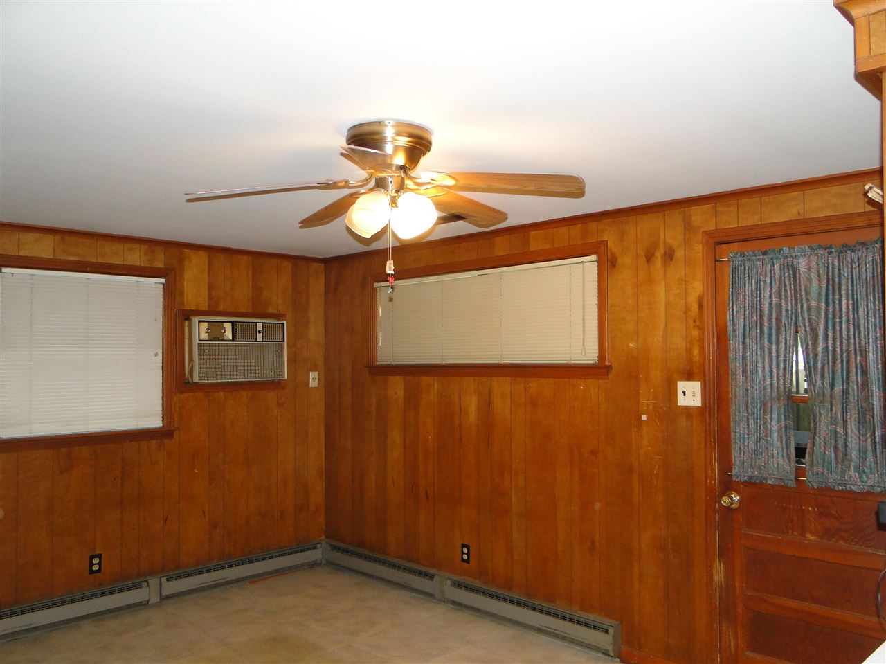 5000 Sea Isle Road Memphis, TN 38117 - Photo 3 of 14 a view of entryway