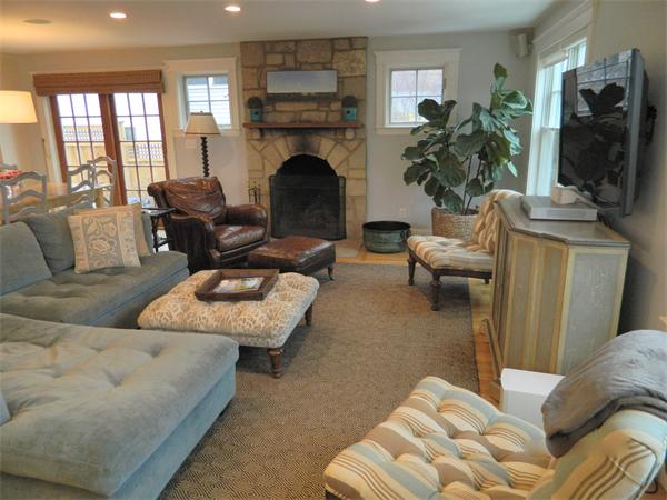 1 Upland Road Marblehead, MA 01945 - Photo 4 of 12