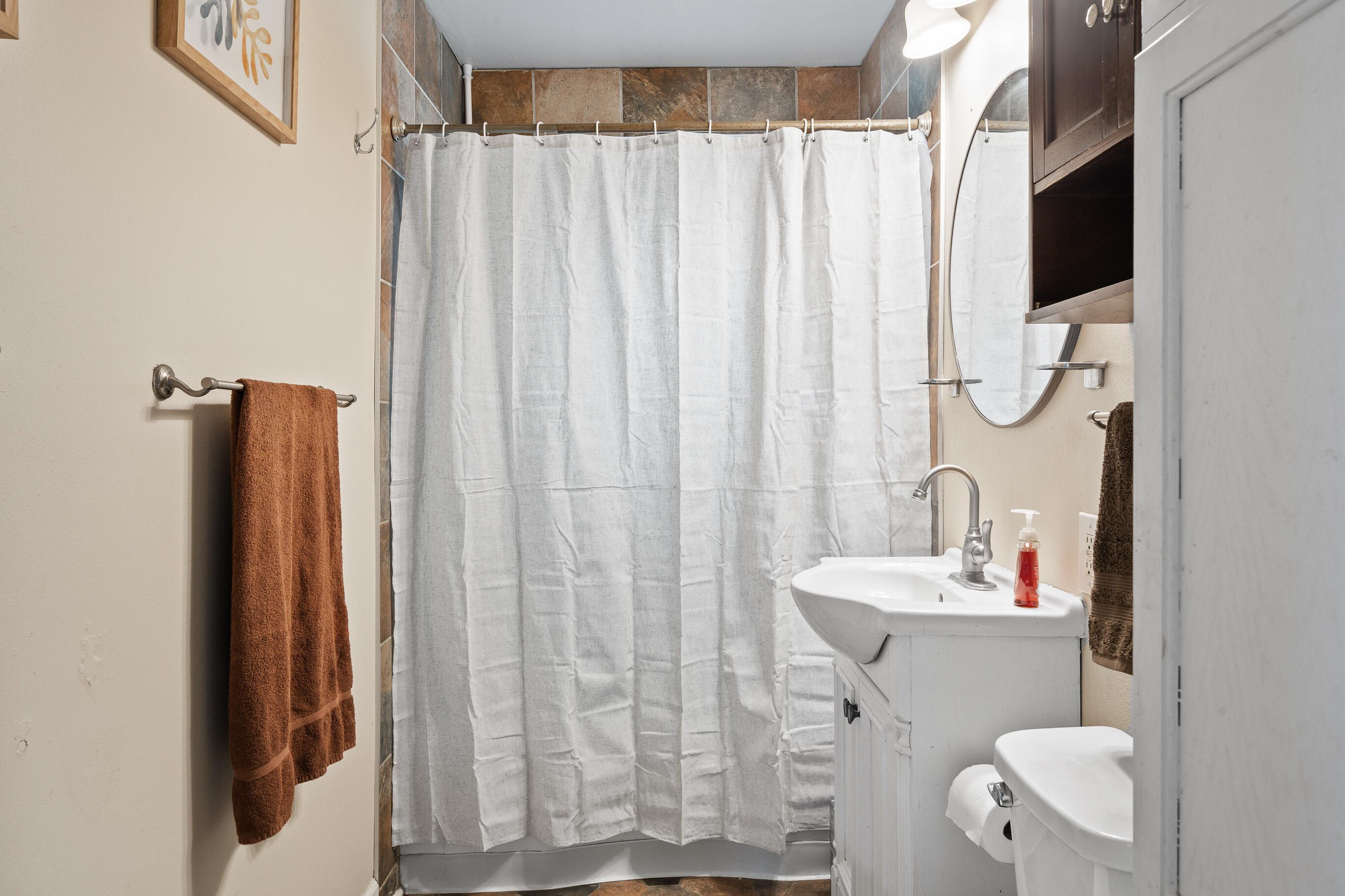 4363 County Rd O Delavan, WI 53115 - Photo 21 of 59 Main floor bath