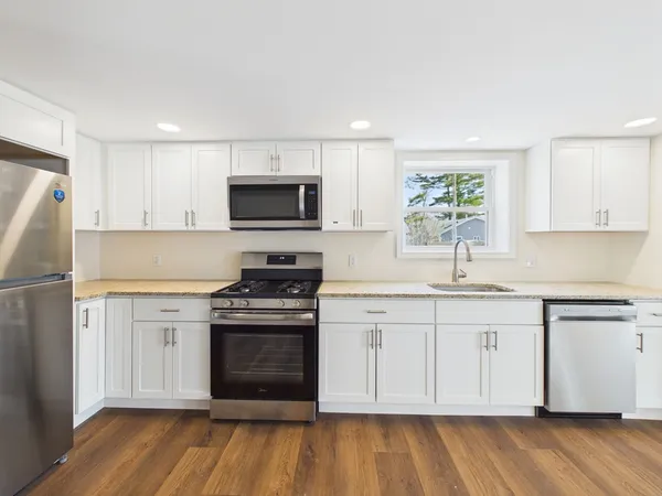 $569,900 | 5 Pilgrim Avenue, Wareham, MA 02571