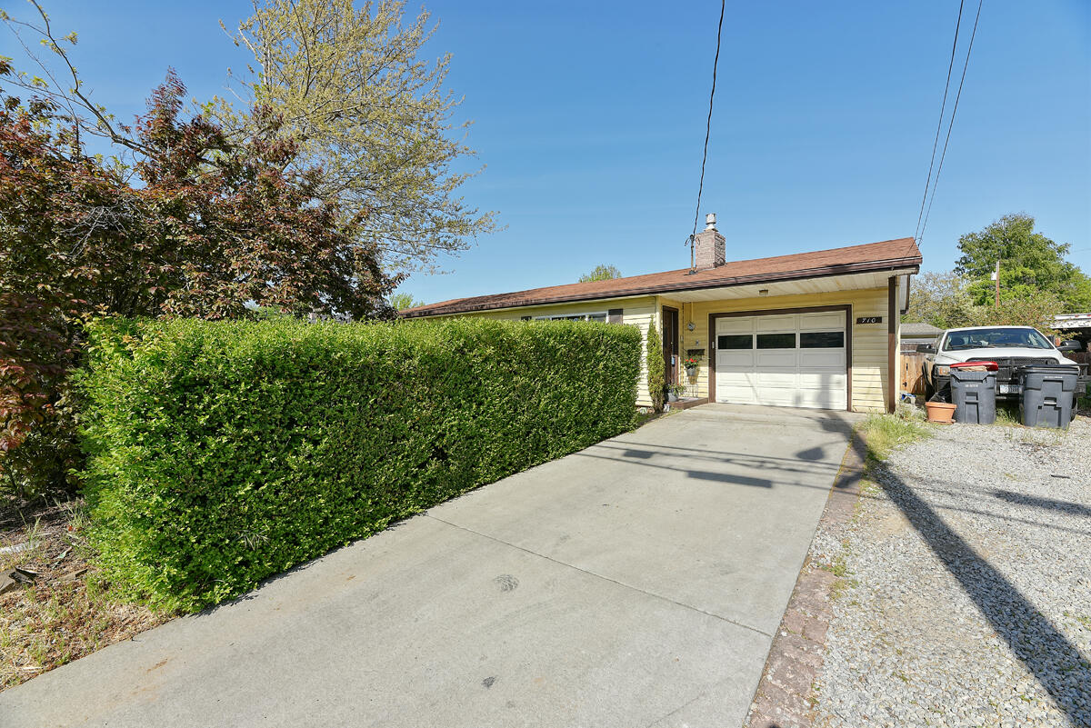 710 North 3rd Street Central Point, OR 97502 - Photo 22 of 24 DSC_1110