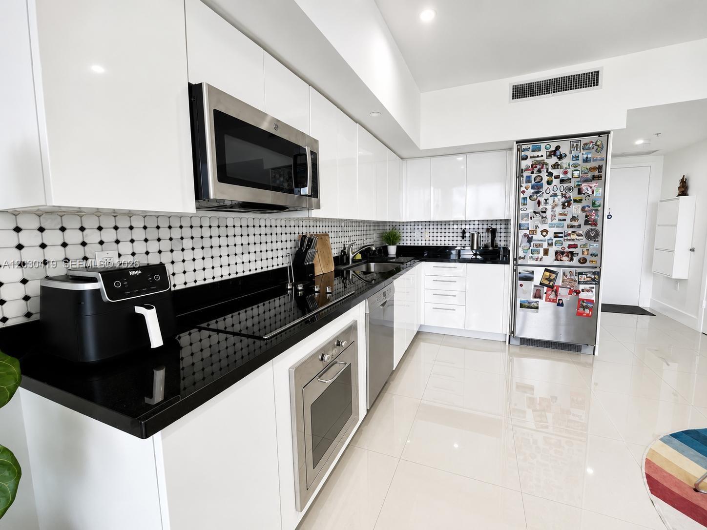92 Southwest 3rd Street, Unit 1508 Miami, FL 33130 - Photo 7 of 44