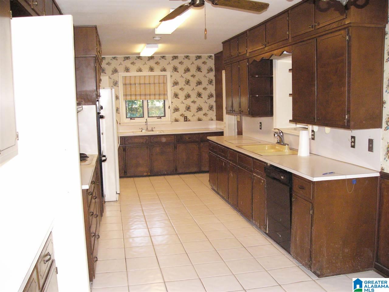 2436 Shades Crest Road Birmingham, AL 35216 - Photo 6 of 25