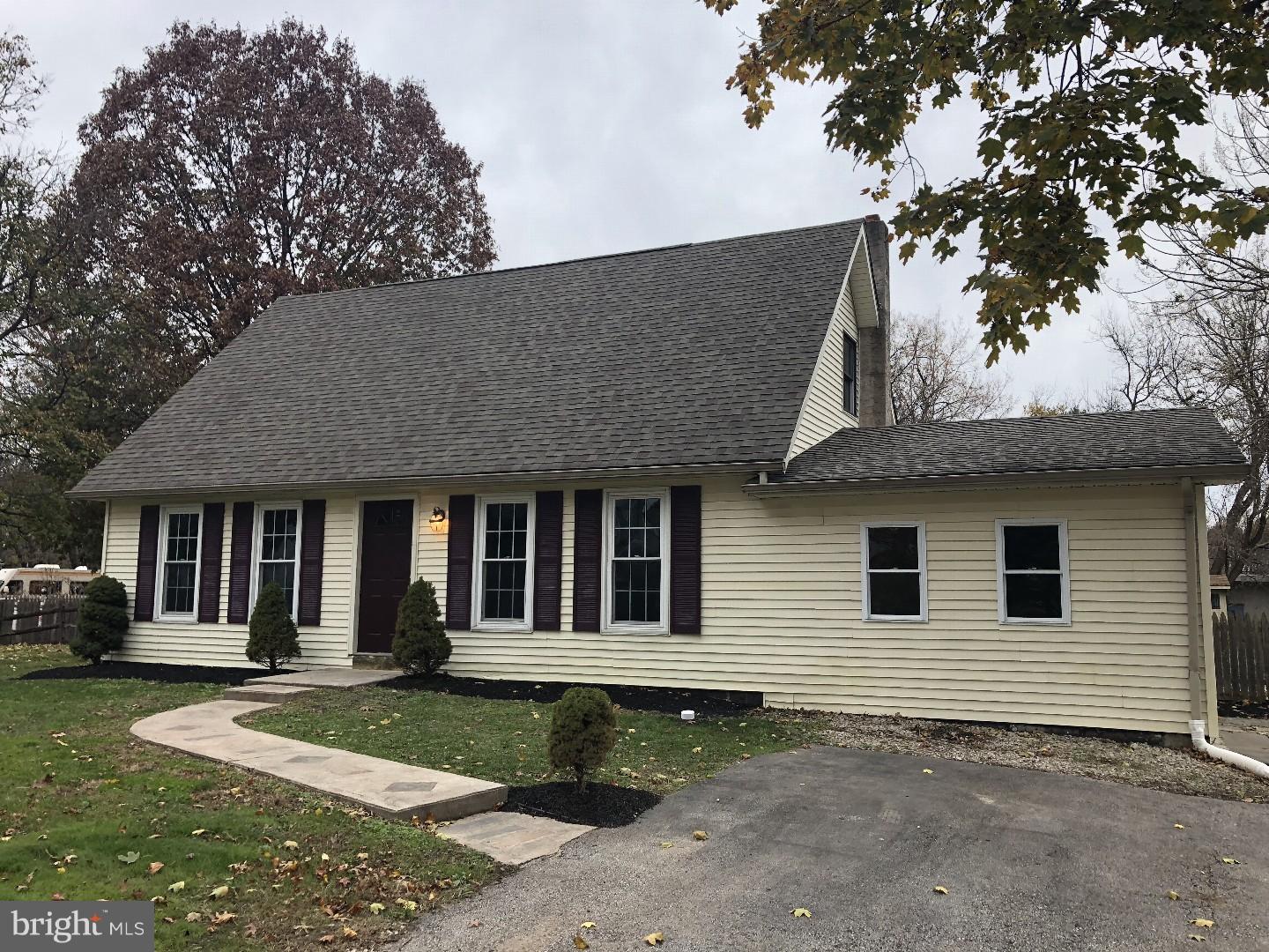 42 Vincent Road Phoenixville, PA 19460 - Photo 1 of 25 Gallery Image 1
