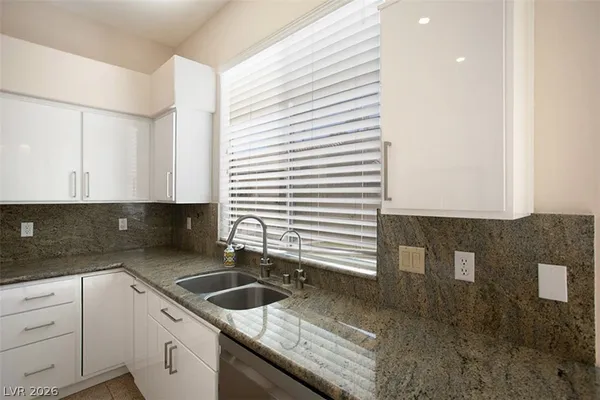 $3,600 | 2120 Waterbury Lane, Las Vegas, NV 89134