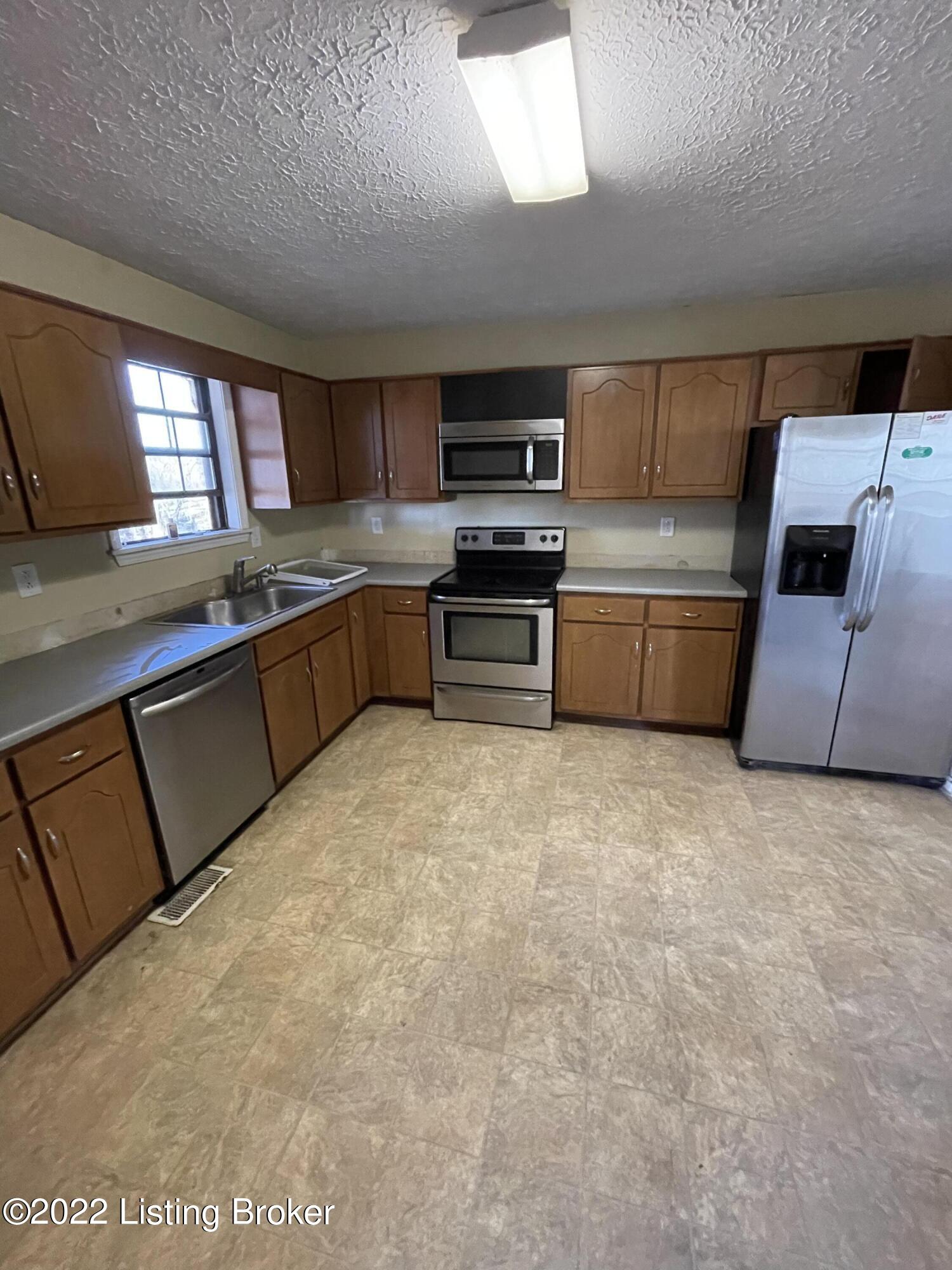 6200 Flaherty Road Vine Grove, KY 40175 - Photo 4 of 9 Photo Feb 15, 5 25 55 PM