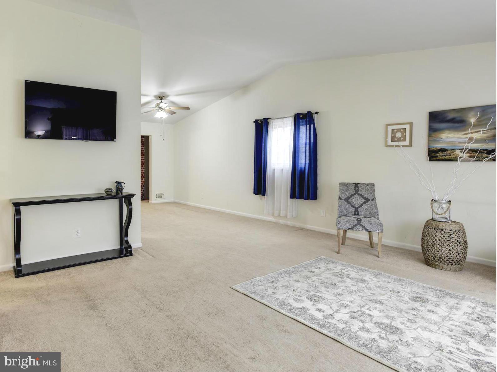 4771 Byron Road Baltimore, MD 21244 - Photo 2 of 30 Living Room