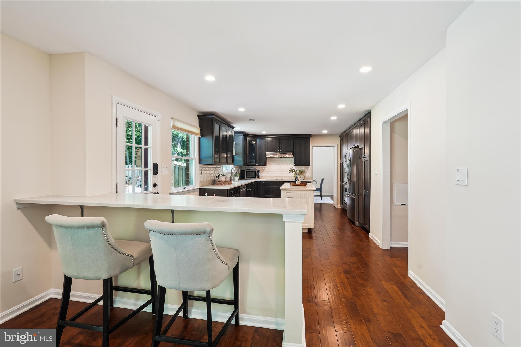 17721 Lisa Drive Derwood, MD 20855 - Photo 26 of 87 Bar top seating