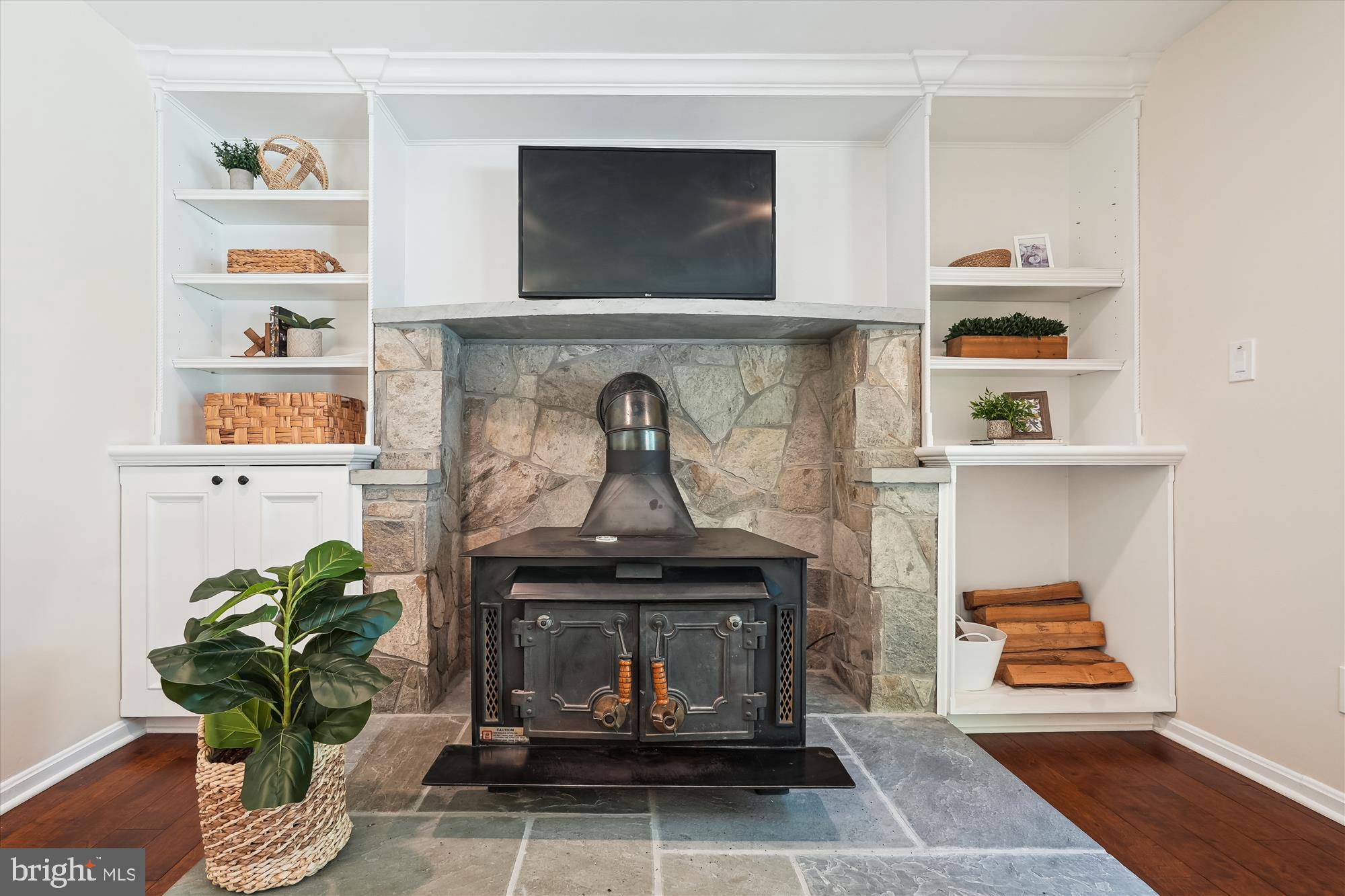 17721 Lisa Drive Derwood, MD 20855 - Photo 29 of 87 Charming stone fireplace