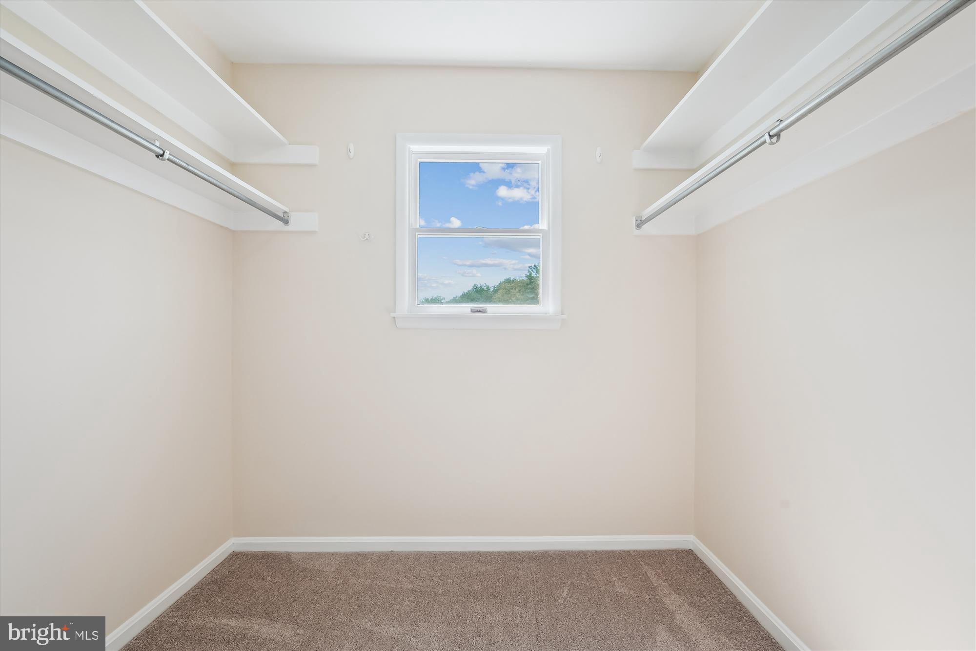 17721 Lisa Drive Derwood, MD 20855 - Photo 37 of 87 Primary walk in closet