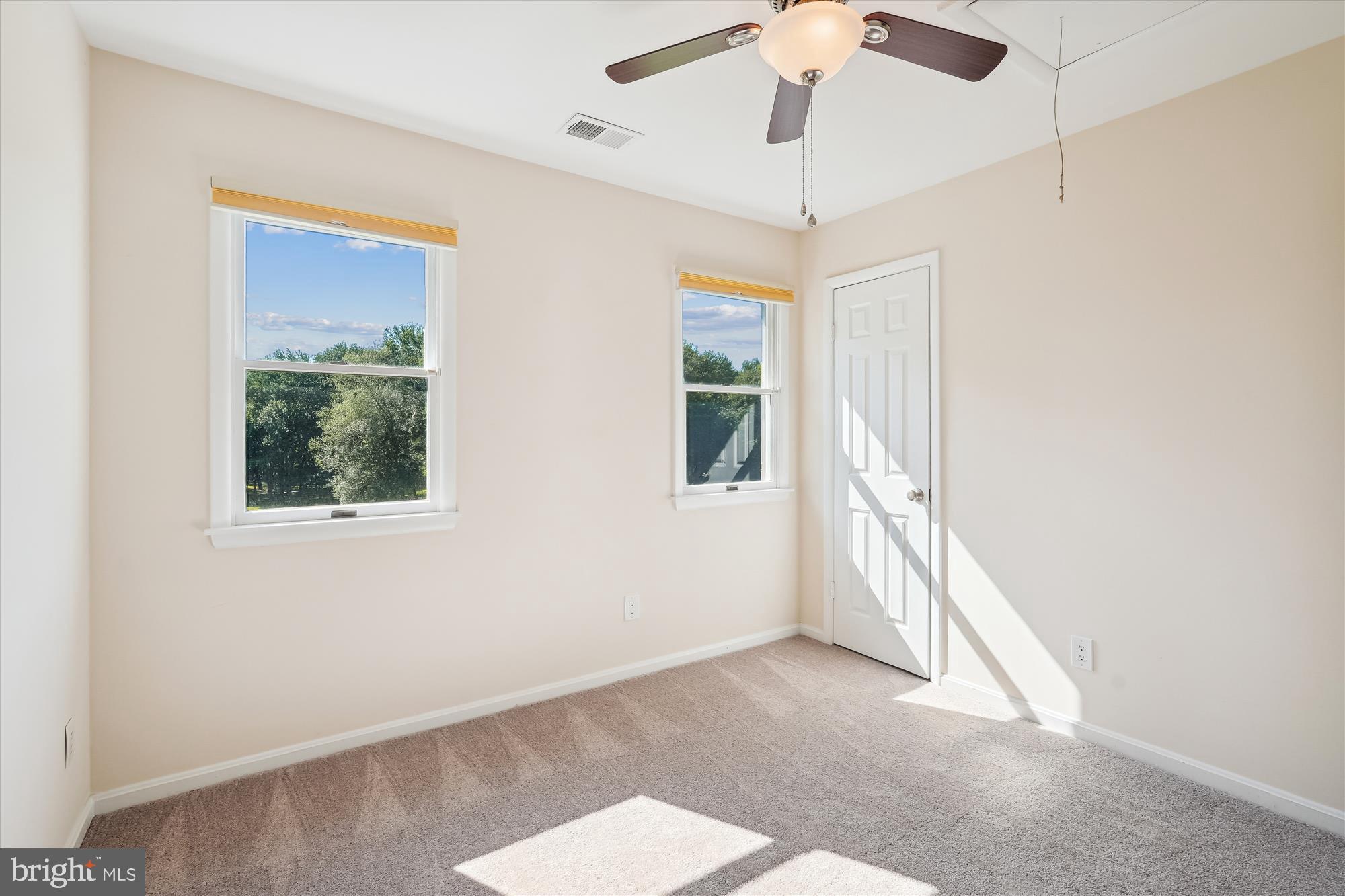 17721 Lisa Drive Derwood, MD 20855 - Photo 43 of 87 Bedroom 3