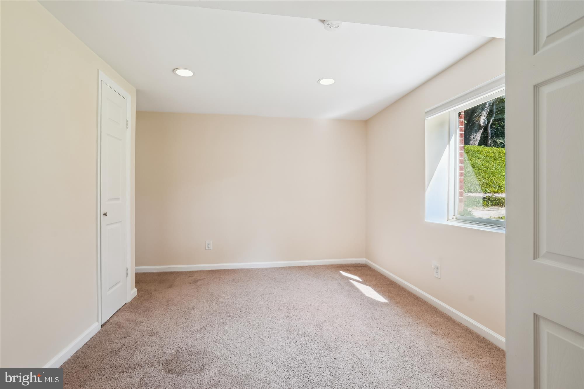 17721 Lisa Drive Derwood, MD 20855 - Photo 57 of 87 an empty room with windows
