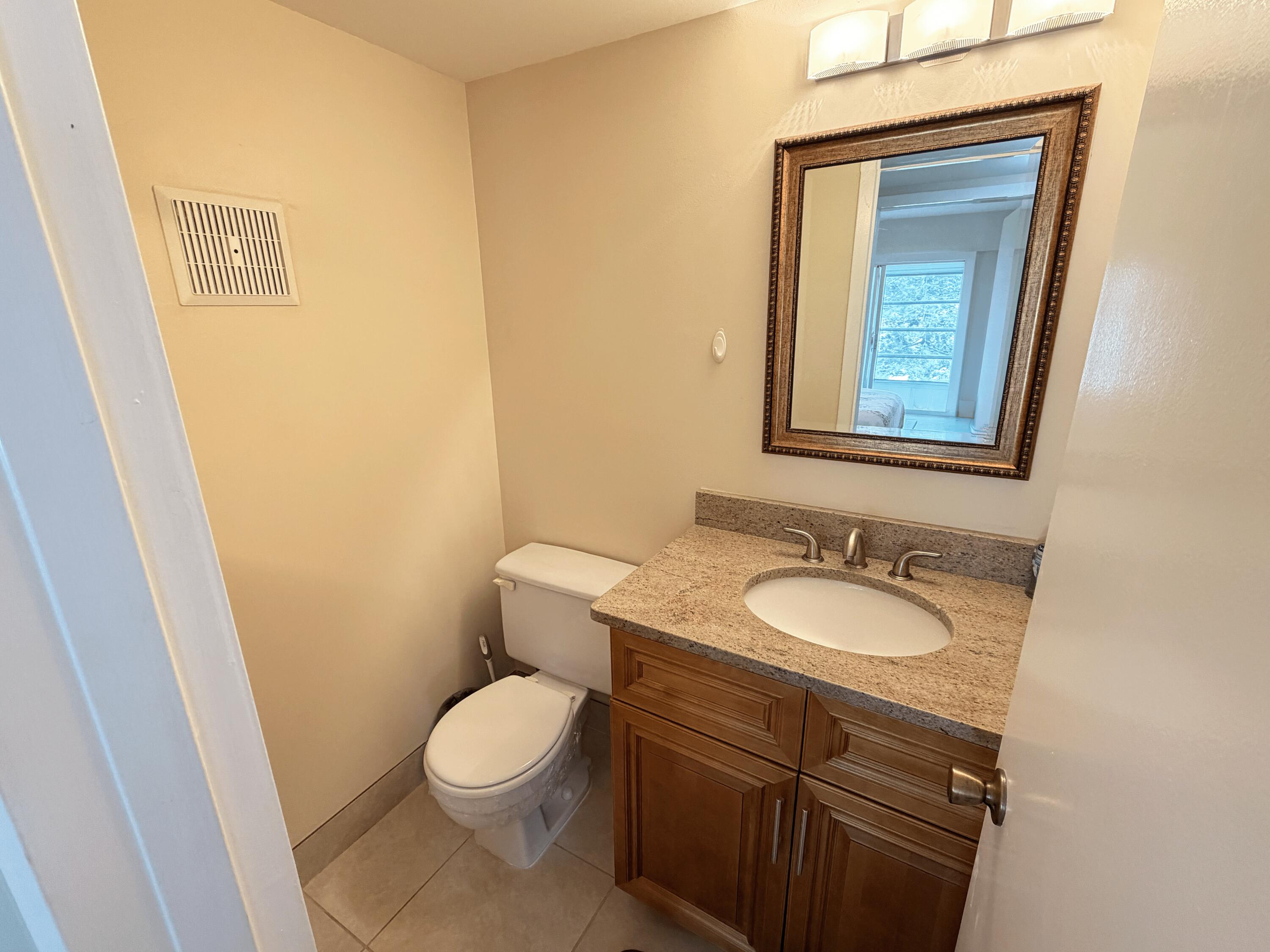 375 Mansfield I Boca Raton, FL 33434 - Photo 11 of 15 halfbathmansfield