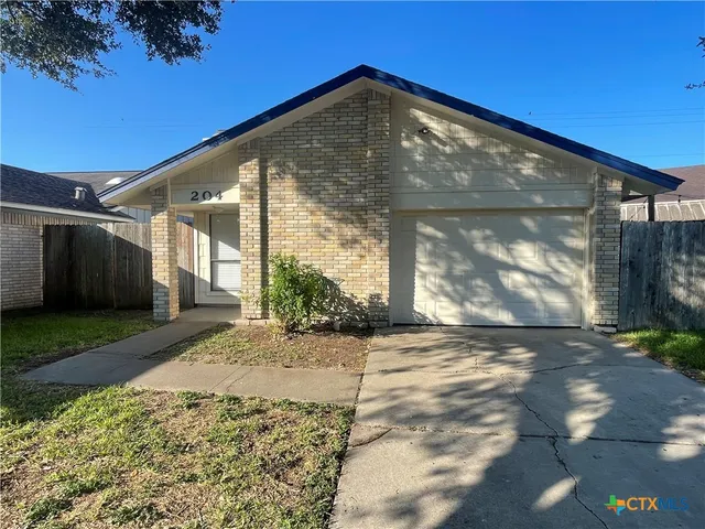 $1,395 | 204 Rattan Drive, Victoria, TX 77901
