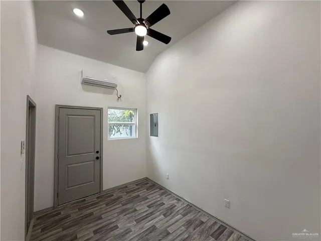 $800 | 1021 Miller Avenue, Mission, TX 78572