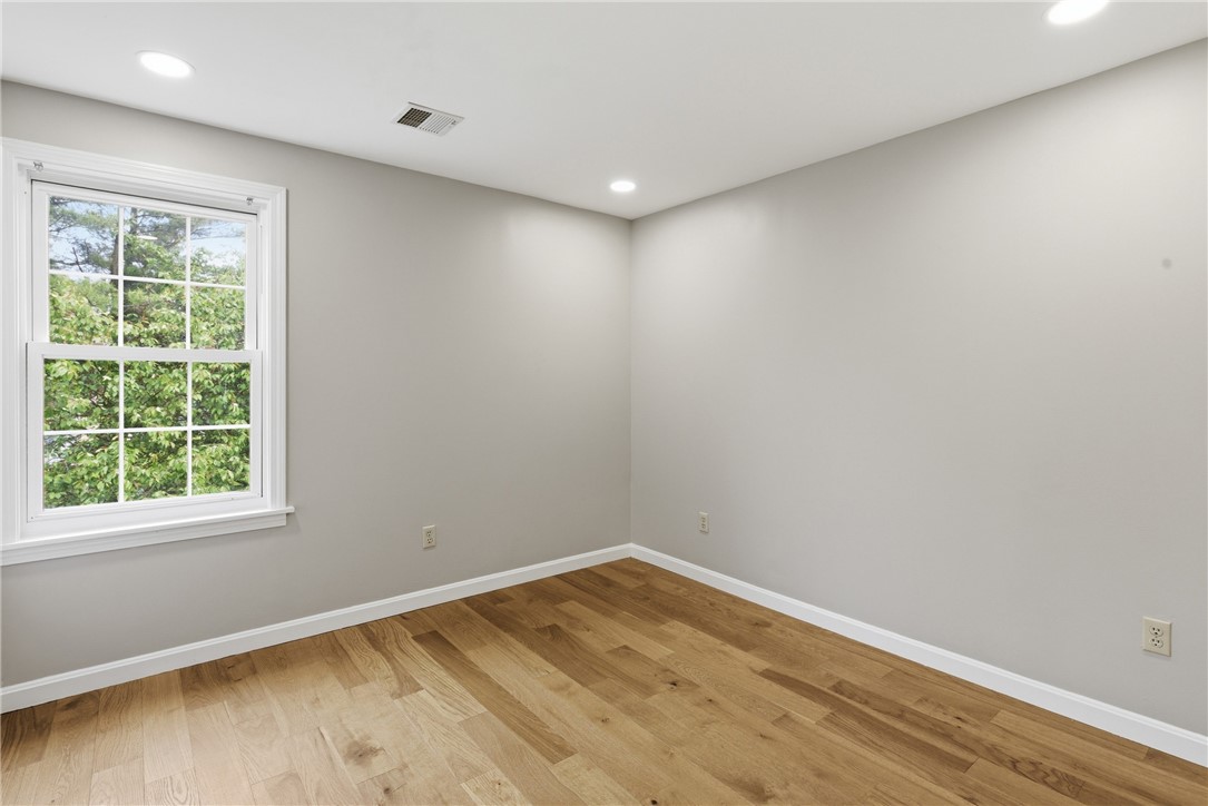 49 Harvest Road Middletown, RI 02842 - Photo 32 of 49