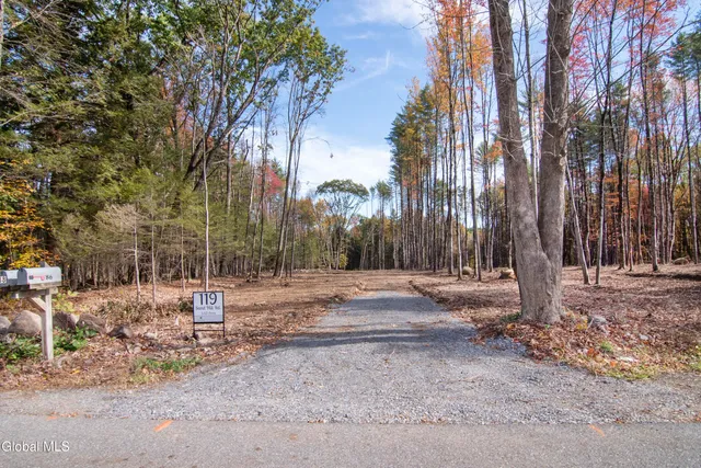 $780,827 | 119 Sand Hill Road, Greenfield, NY 12833