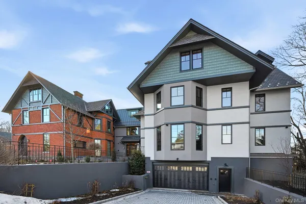 $6,700 | 34 Clinton Avenue, Unit 10, Dobbs Ferry, NY 10522