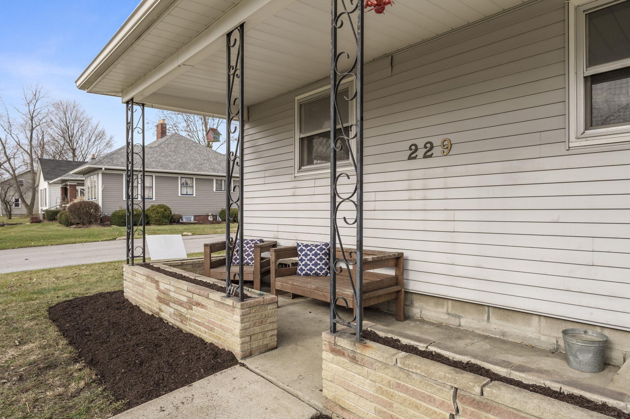 229 West Main Street Butler, IN 46721 - Photo 4 of 30