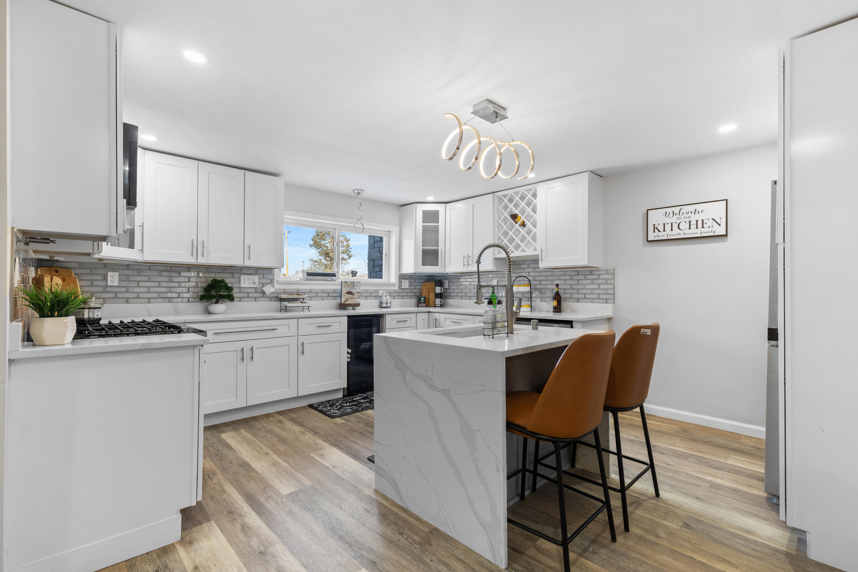 6352 North 104th Street Milwaukee, WI 53225 - Photo 5 of 27 Kitchen