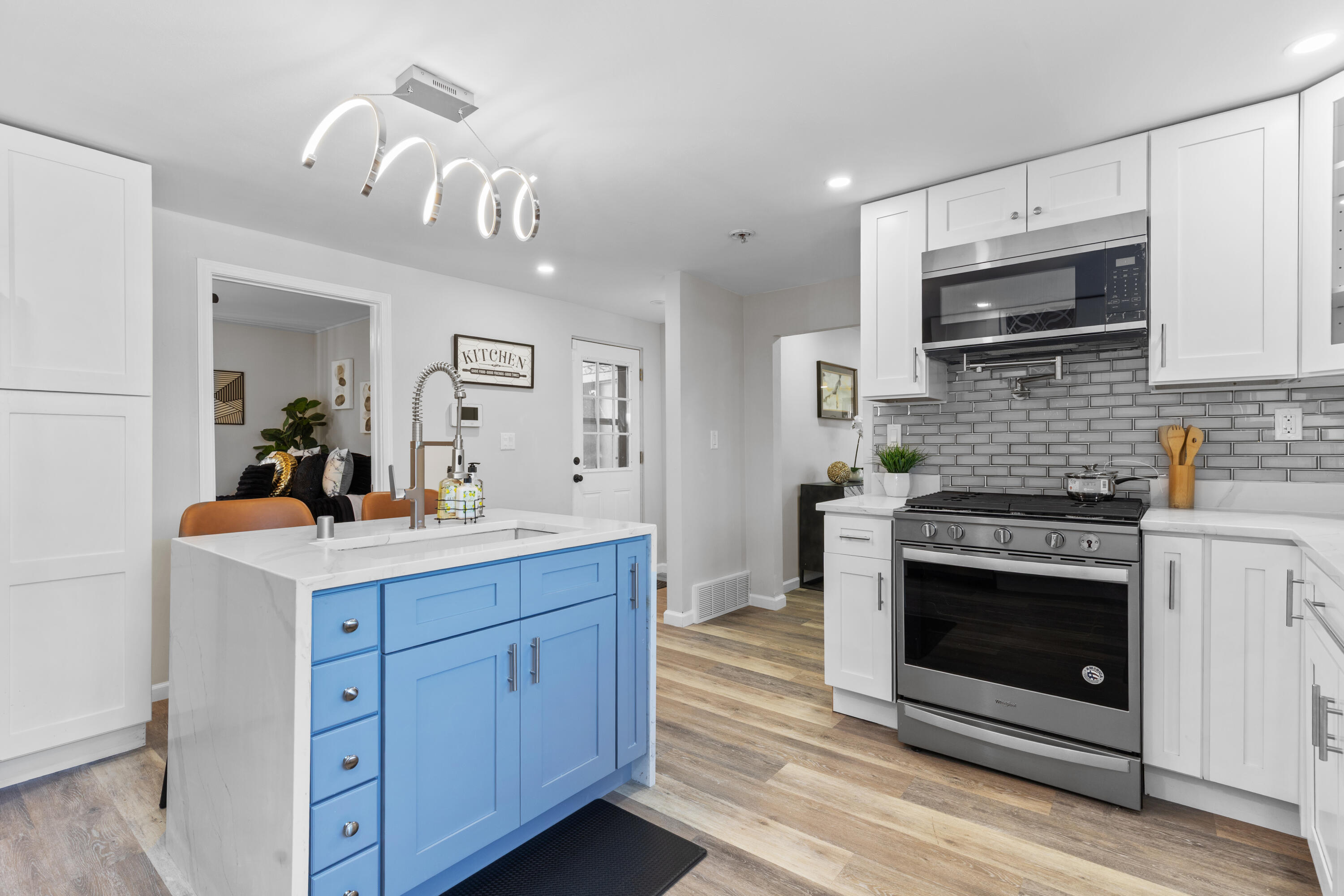 6352 North 104th Street Milwaukee, WI 53225 - Photo 7 of 27 Kitchen