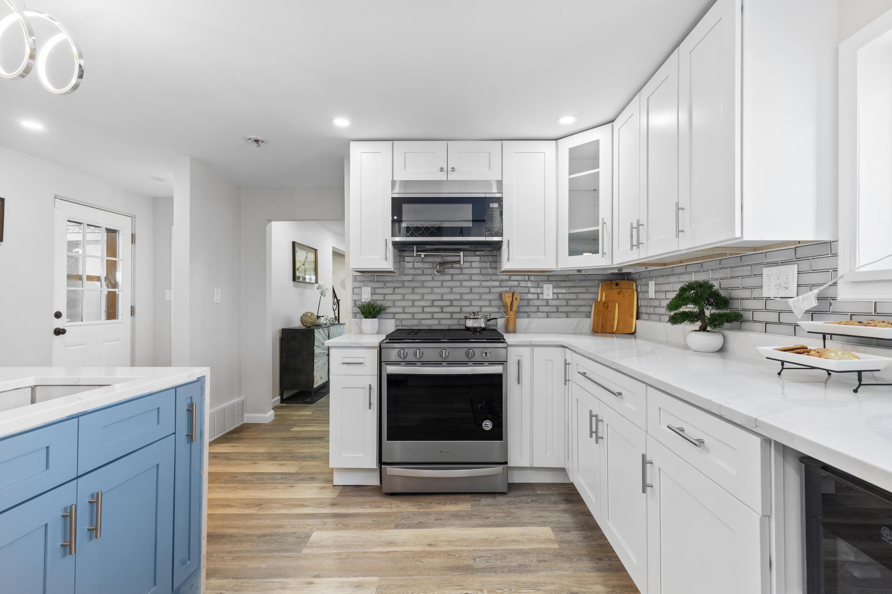 6352 North 104th Street Milwaukee, WI 53225 - Photo 8 of 27 Kitchen