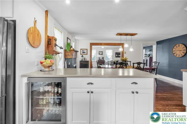 a view of livingroom with washer and dryer