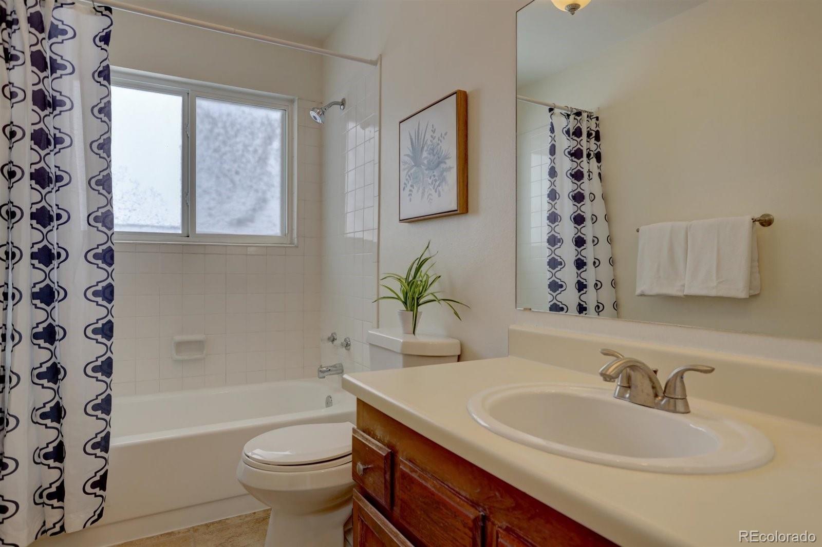643 Ridgeglen Way Highlands Ranch, CO 80126 - Photo 17 of 40 Gallery Image 17