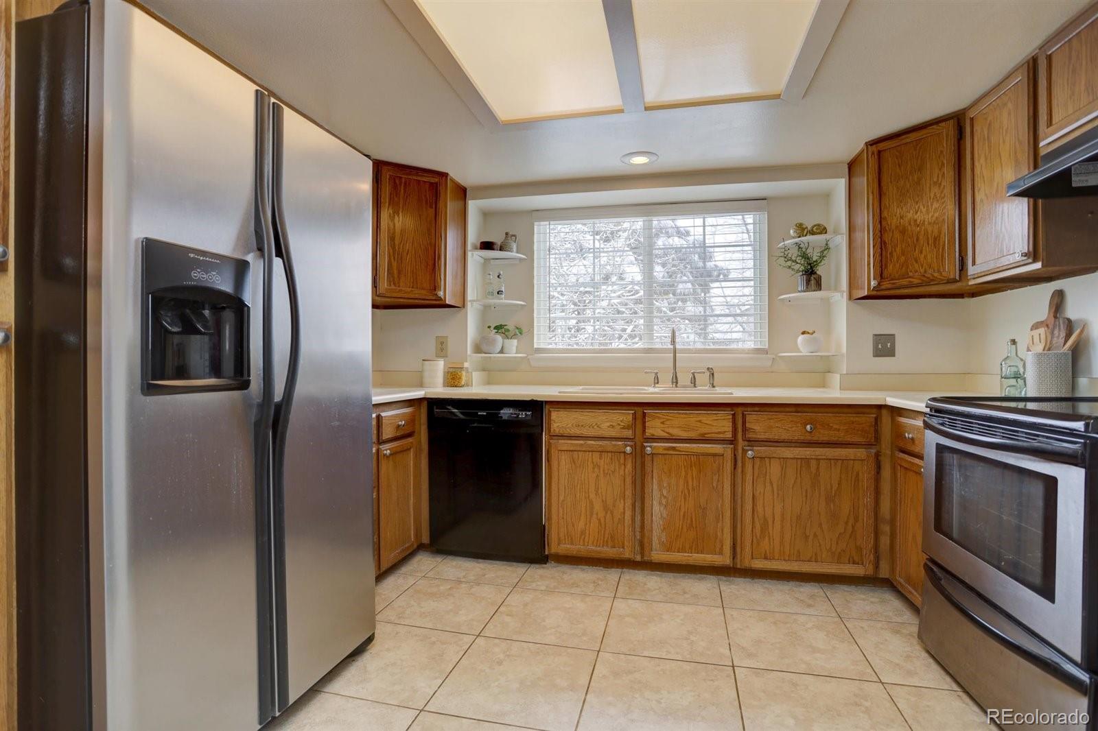 643 Ridgeglen Way Highlands Ranch, CO 80126 - Photo 9 of 40 Gallery Image 9