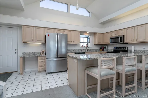 $480,000 | 106 Falls Point Drive, Unit 8C, Lake Ozark, MO 65049