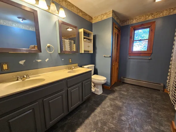 $575,000 | 2600 North Derby Road, Newport, VT 05855